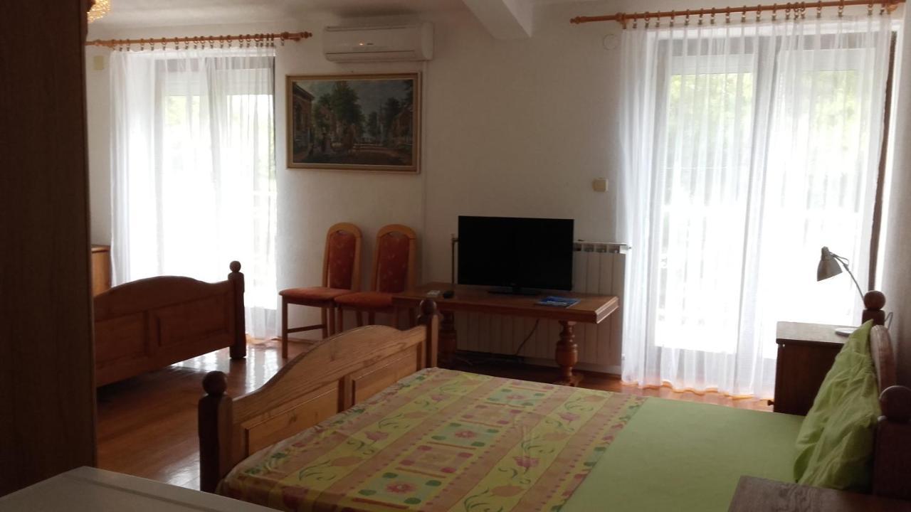 Villa Mateja Donji Okrug  ภายนอก รูปภาพ